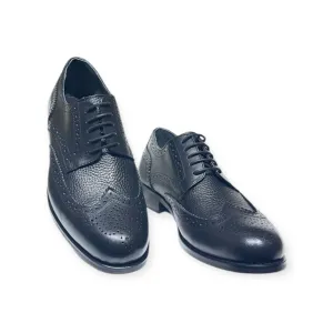 032s Elegantly Crafted Black Leather Wingtip Brogues
