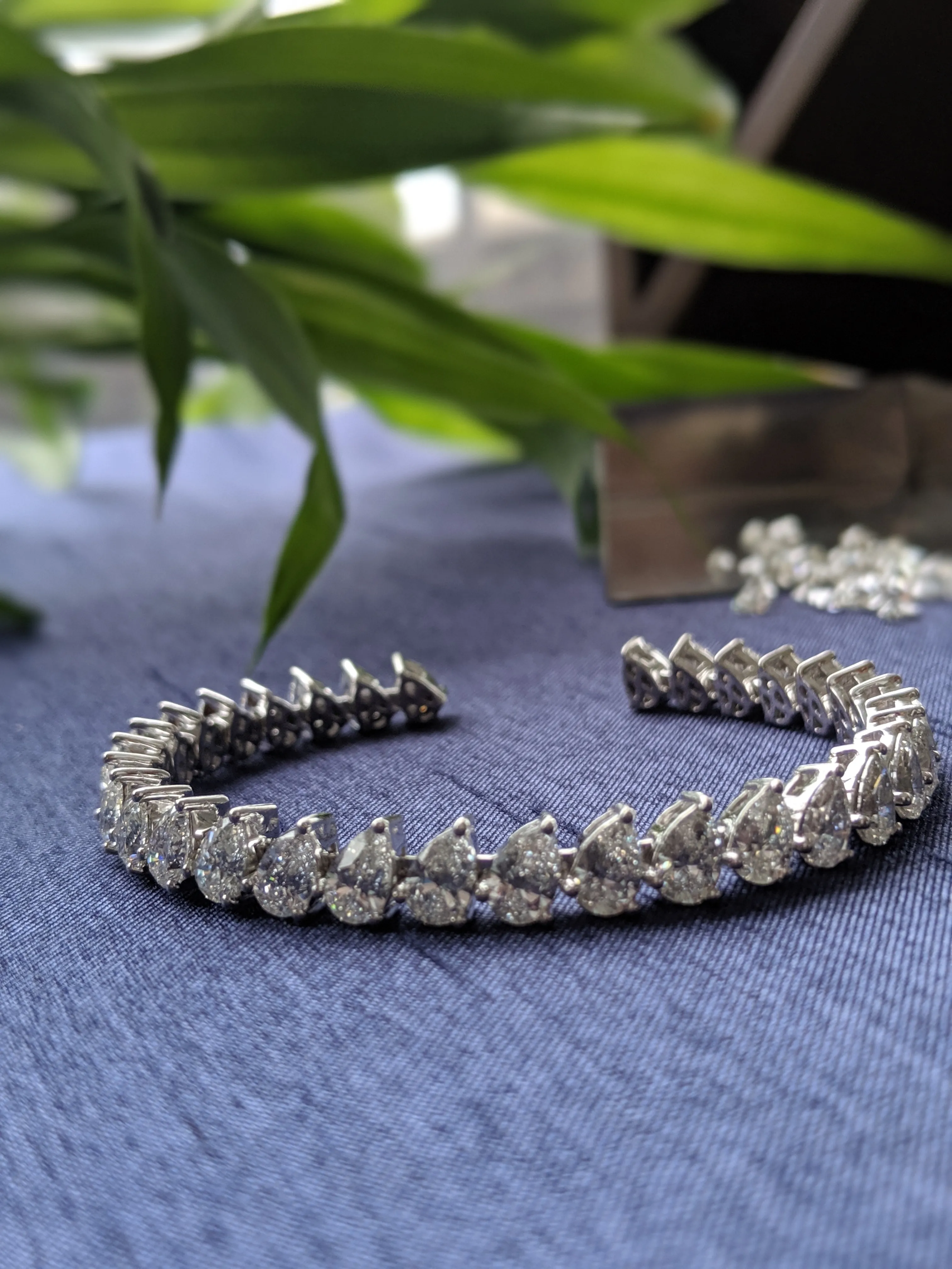 0.40ct Pear Diamond Cuff