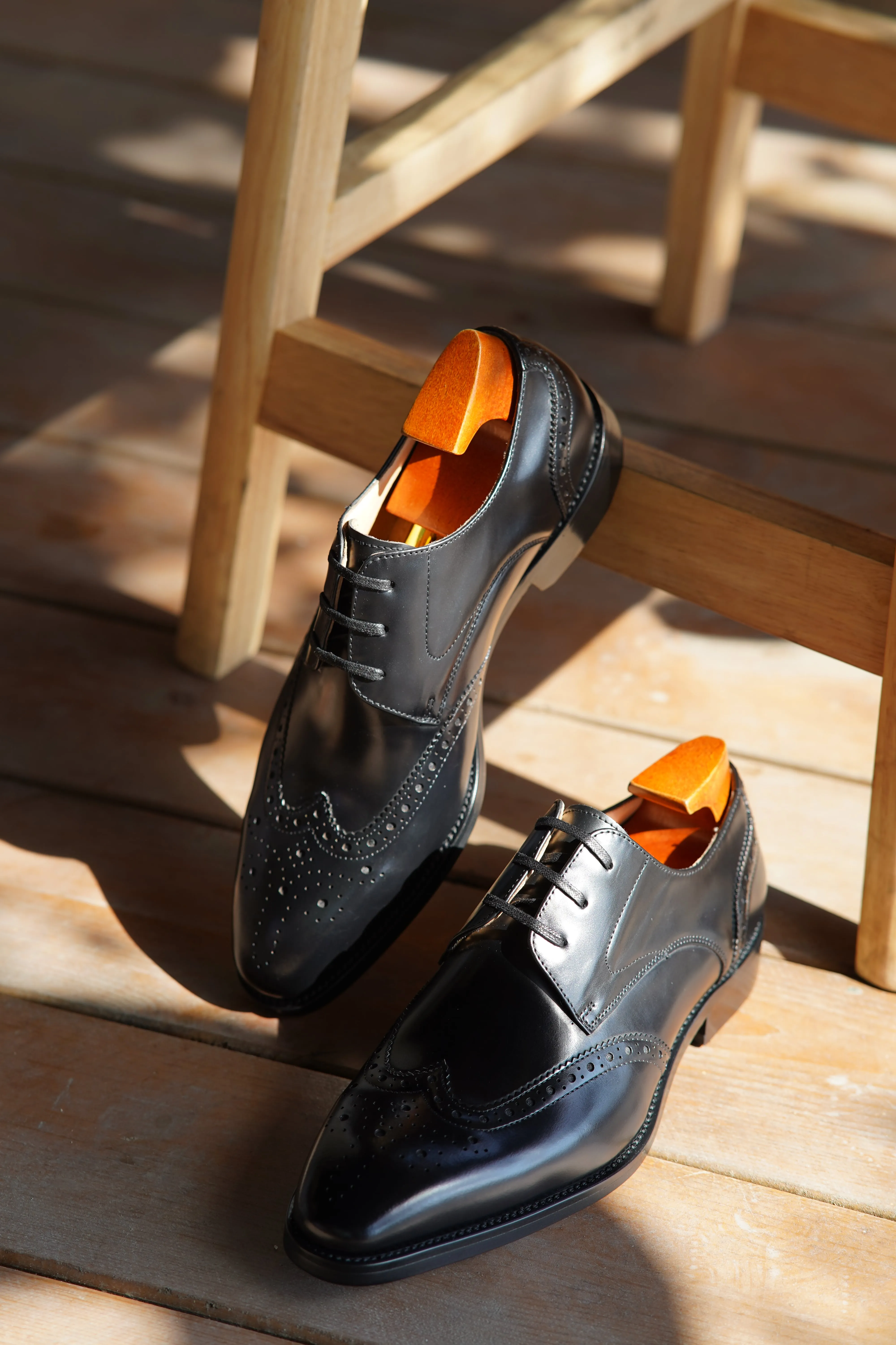 Artisan Crafted Wingtip Brogues in Black