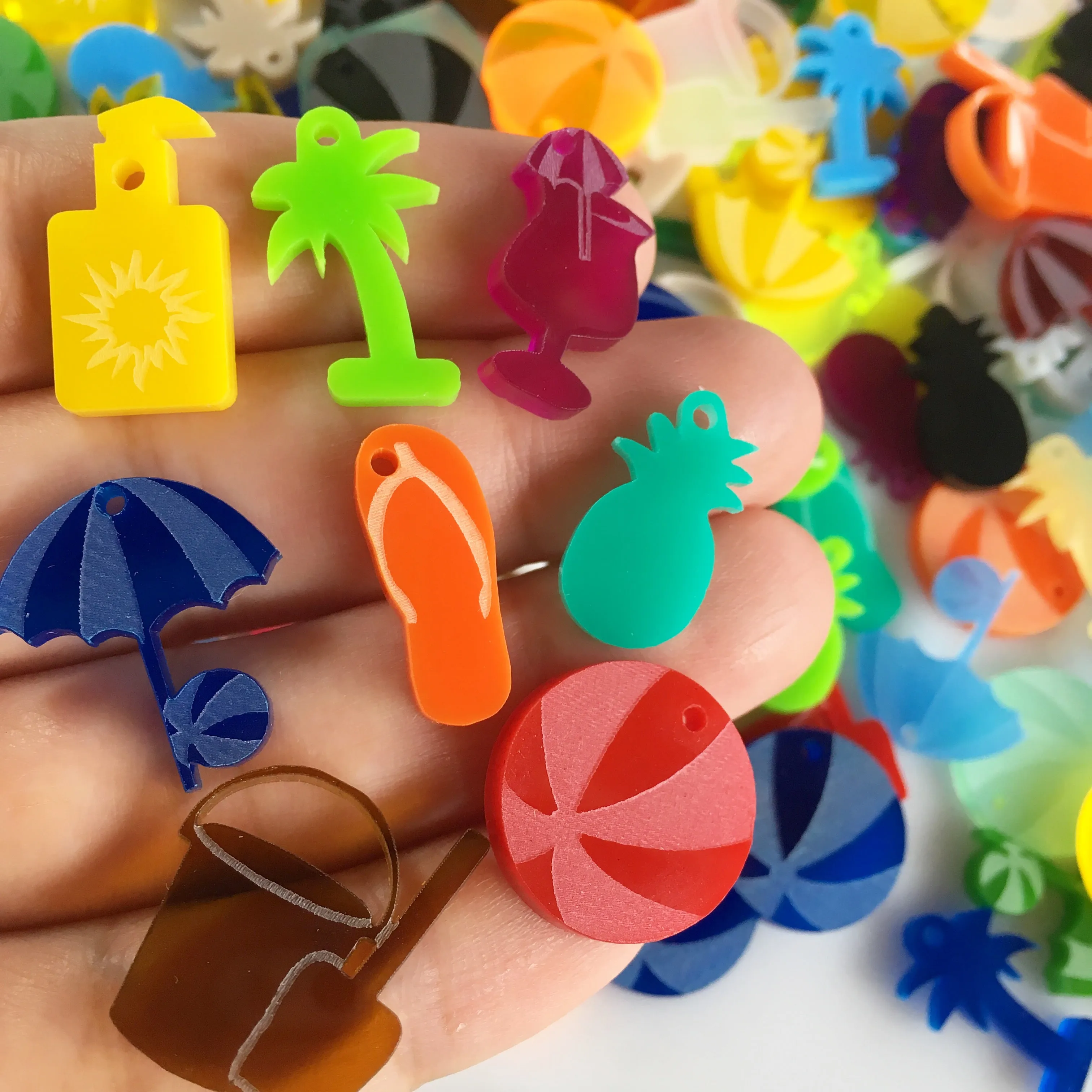 Beach and Summer Charms / 16 Pieces, 22mm