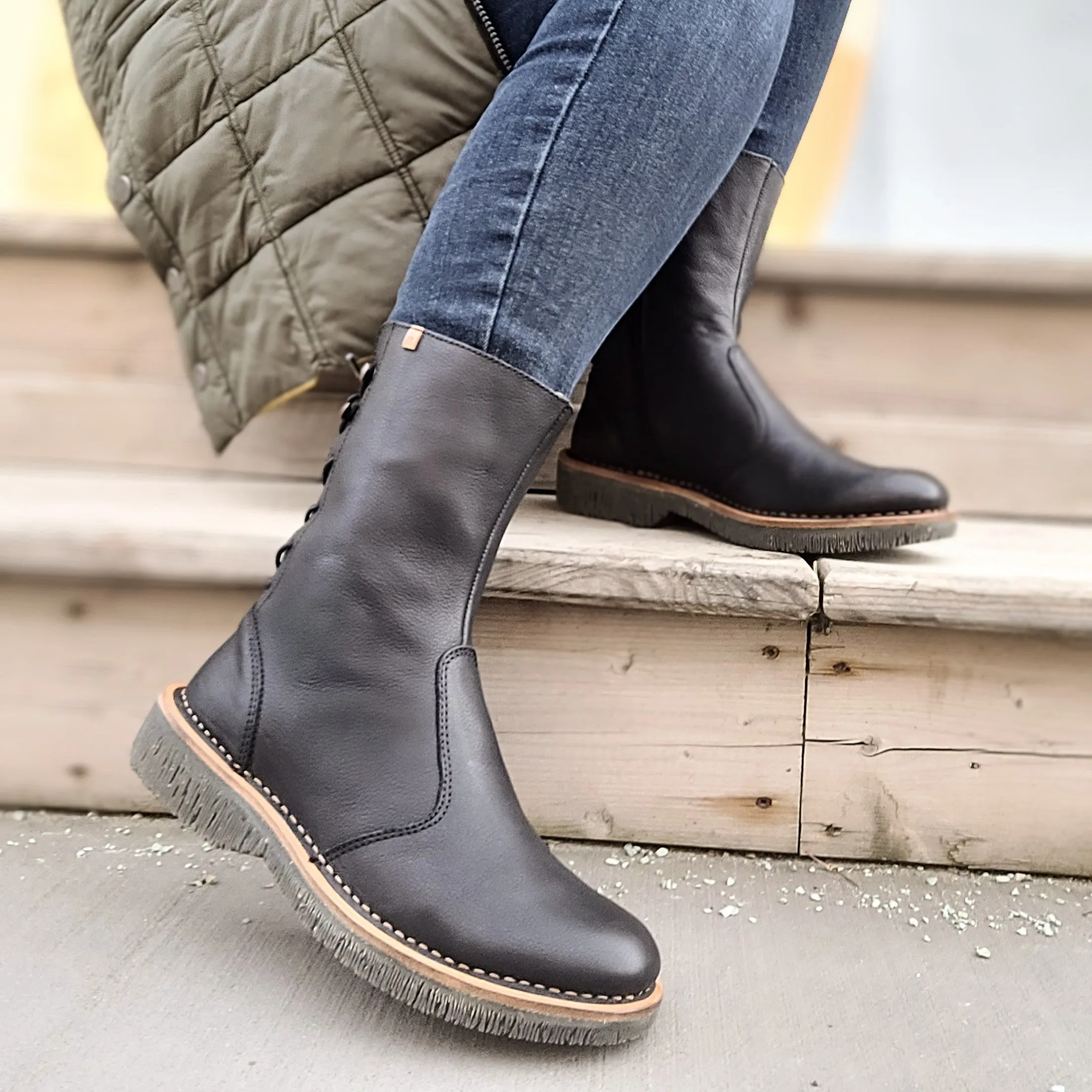 El Naturalista N5577 - Black