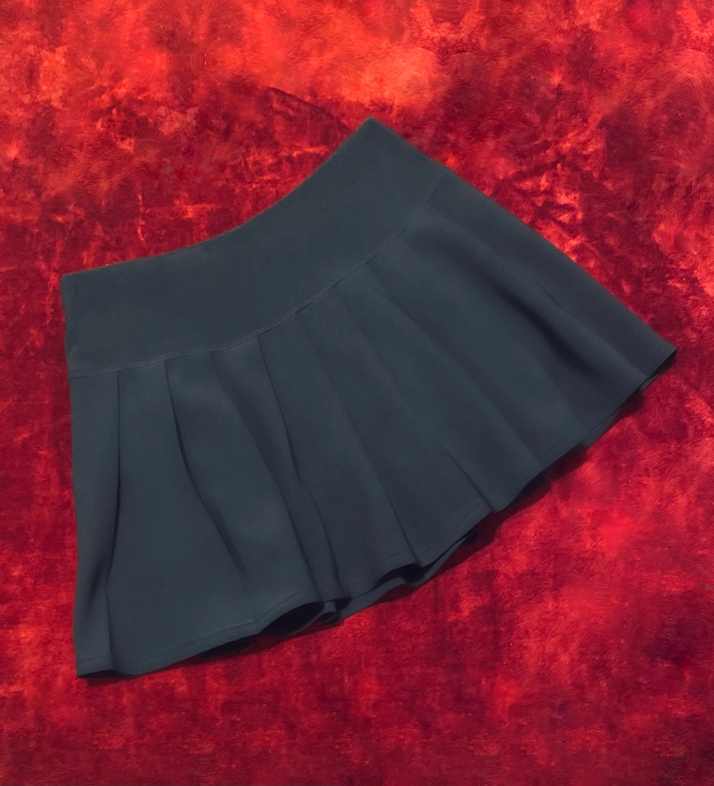 Fallon Aurielle It Girl Tennis Skirt (Black & Red)
