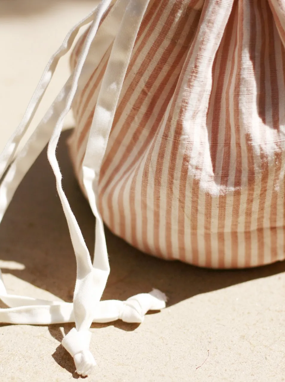 LULU Handwoven Pouch Bag - Rose