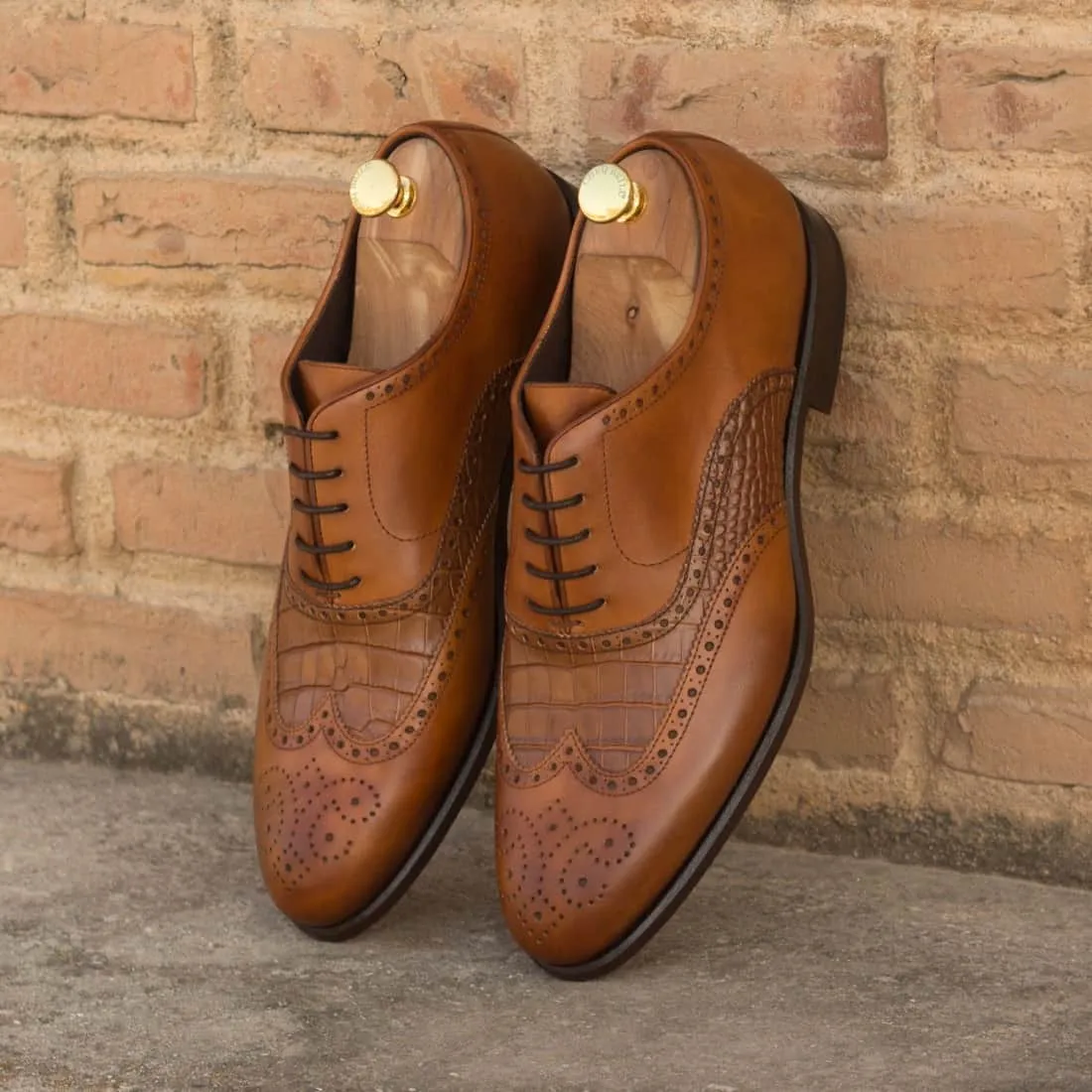 Richelieu fleuri en cuir et croco marron clair