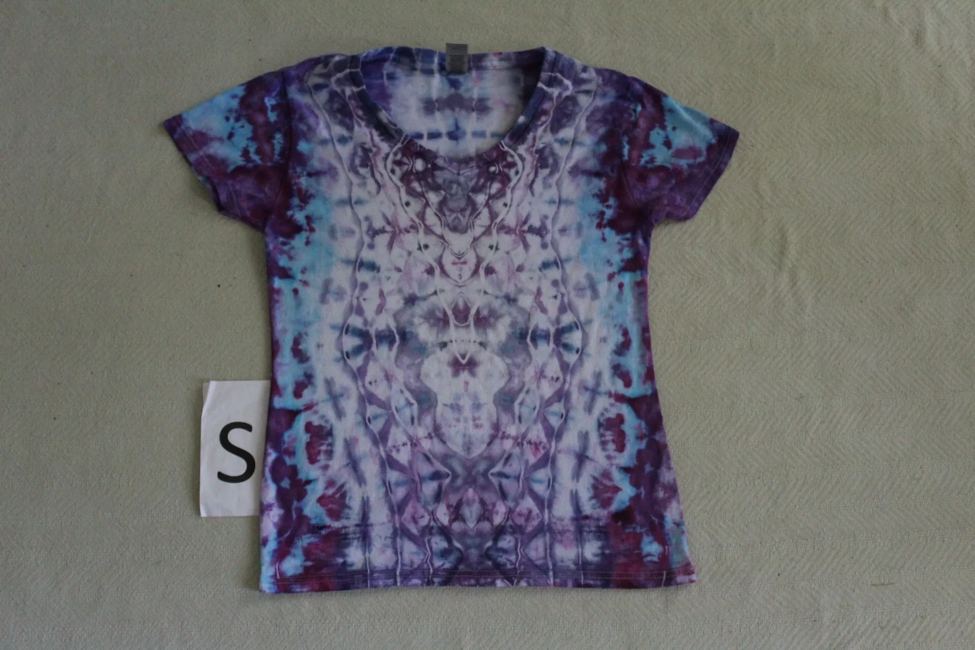 Small Ladies V-Neck