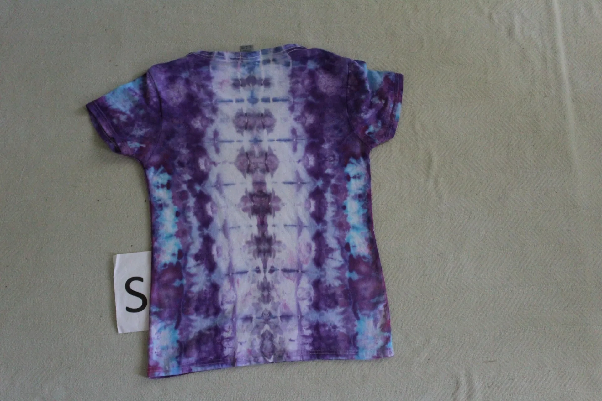 Small Ladies V-Neck